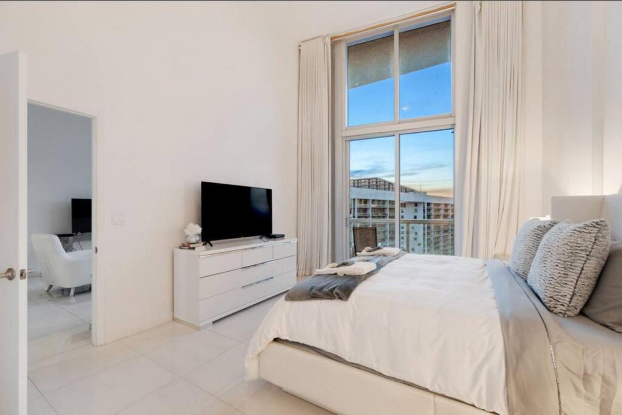 Beautiful One Bedroom Condo 16Ft Ceilings At The W Miami Exterior photo